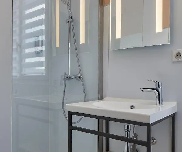 Maison Cabotte 3* بون