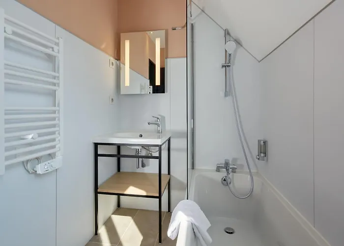 Отель Maison Cabotte Бон